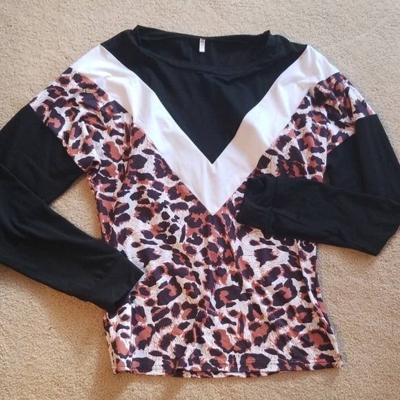 New! 2 PC Leopard Jogger Tracksuit Set - Picture 5 of 8
